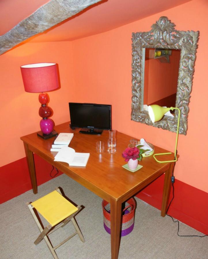 La Maison Du Baloir Thaire Номер фото
